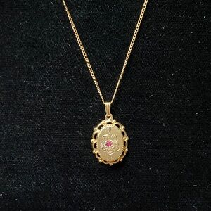 Vintage Gold 20-14KT. GF Pendant and 18” chain Necklace with Pink Accent